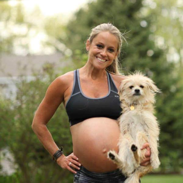 Image of Nicole Curtis pregnant with her baby. Who is her baby daddy?