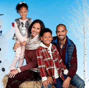 Image of Lamon Archey with his wife Mercedes Cornett and their kids