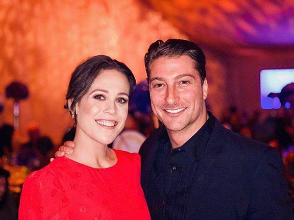 Image of Daniel Lissing is currently dating with Erin Krakow