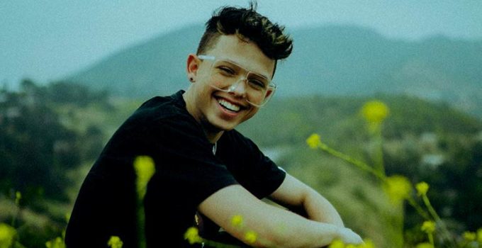 Image of Jacob Sartorius net worth, girlfriend, number, height, age, gay, siblings, family