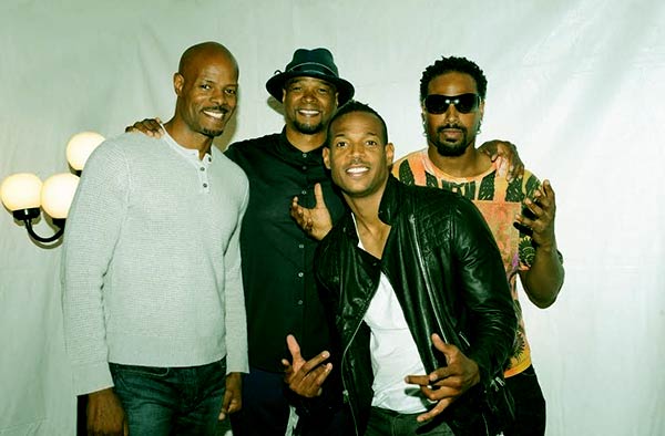 Image of Marlon Wayans with his brothers
