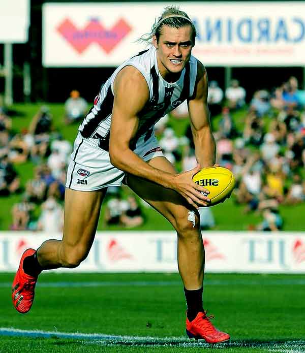 Image of Australian rules football player, Dracy Moore