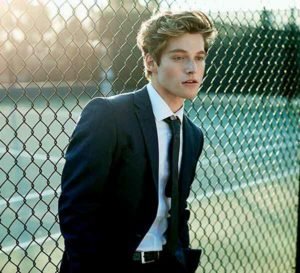 Image of Froy Gutierrez is currently single