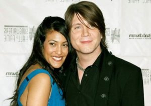 Image of John Rzeznik with his wife Melina Gallon