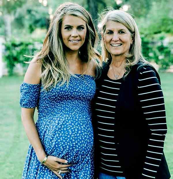 Image of Samantha Ponder with her mother Cindi Steele