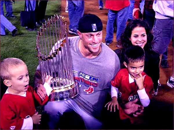 Image of Gabe Kapler with his ex-wife Lisa Jansen and with their kids
