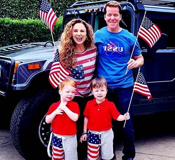 Image of Jeff Dunham with his wife Audrey Murdick and with their kids Jack and James