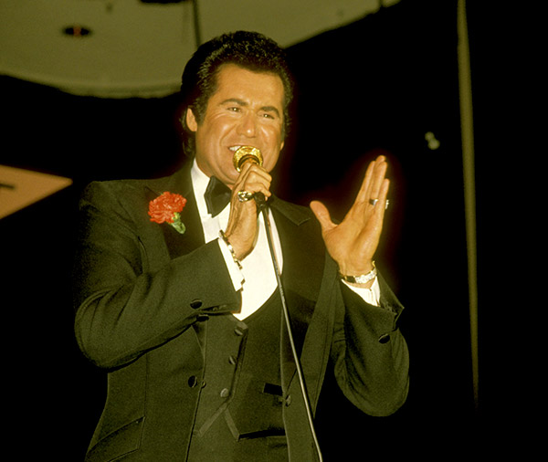 Image of American singer, Wayne Newton